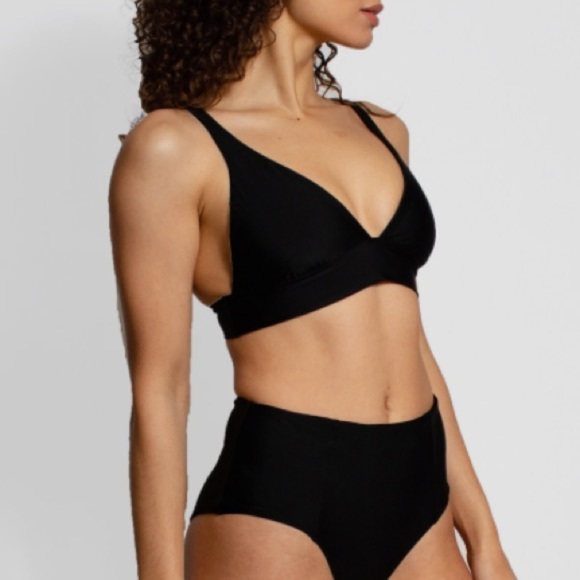 Xirena NESSA Black Triangle Cut Adjustable Bikini Top Size XS - Picture 1 of 7